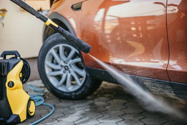 Best Residential Pressure Washing Services  in Lindenhurst, NY