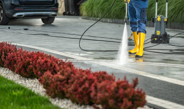 Best Garage Pressure Washing  in Lindenhurst, NY